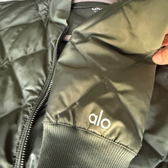 Alo bomber full zip jacket XS barely worn - Picture 7 of 7